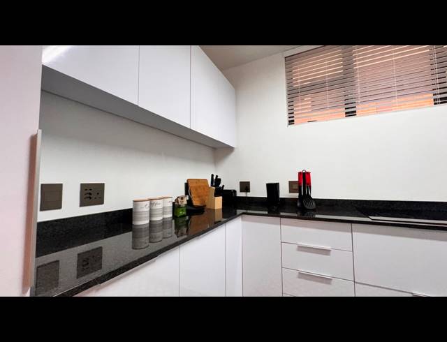 2 BEDROOM APARTMENT TO LET IN UMHLANGA CENTRAL